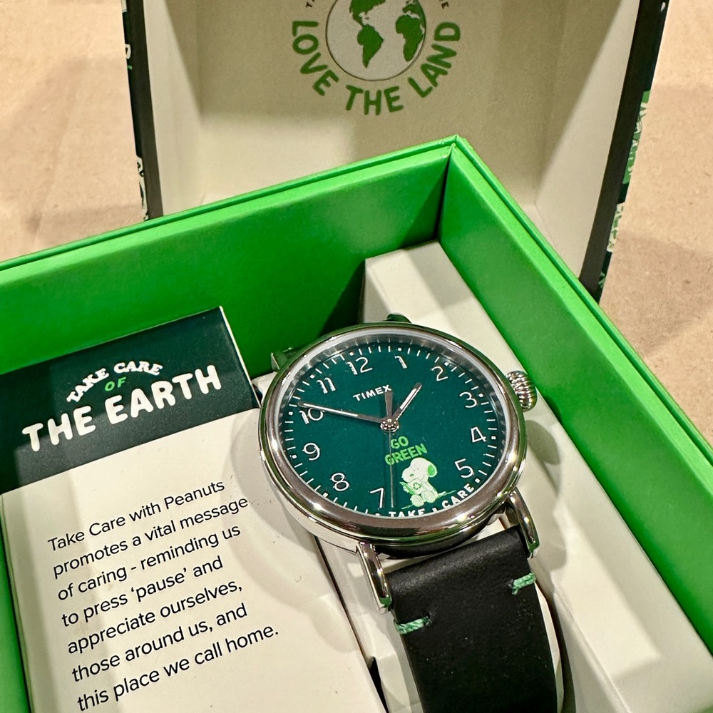 Timex Peanuts “Go Green” Waterbury Standard Mens Watch TW2V32700